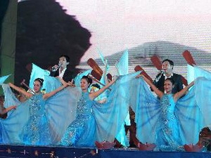 Carnaval Ha Long 2013 -ពាណិជ្ជសញ្ញានៃផ្នែក ទេសចរណ៍ Quang Ninh